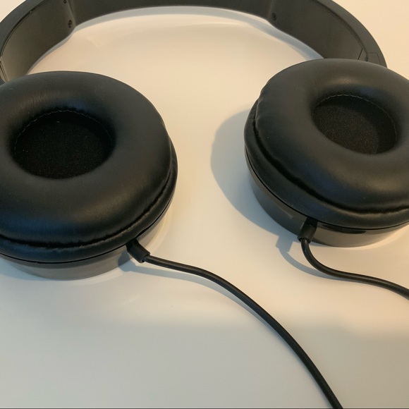 Black Miniso Headphones - Picture 5 of 8